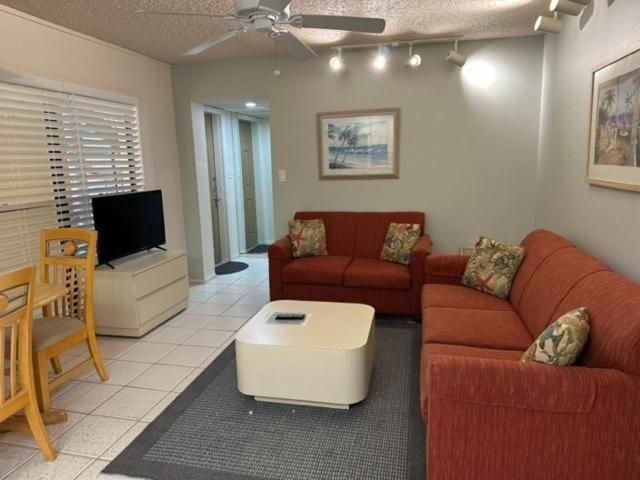 Treasure Island Beach Club 727-360-7096 St. Pete Beach Buitenkant foto